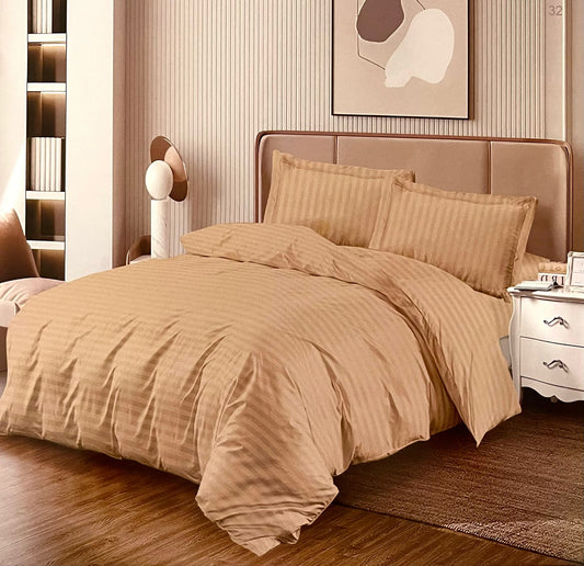 Lenjerie Damasc cu Elastic, pat dublu, 4 piese, Pucioasa, Crem