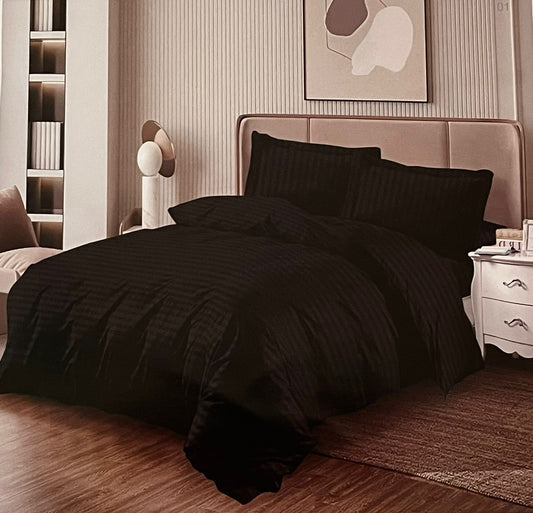 Lenjerie Damasc cu Elastic, pat dublu, 4 piese, Pucioasa, Neagră